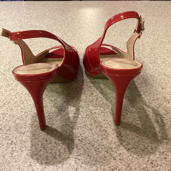 Kelly & Katie Red Lowyn Peep-Toe Sling Back Heels - Picture 7 of 11